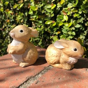 Vintage Bunny Rabbit Salt and Pepper Shakers Set